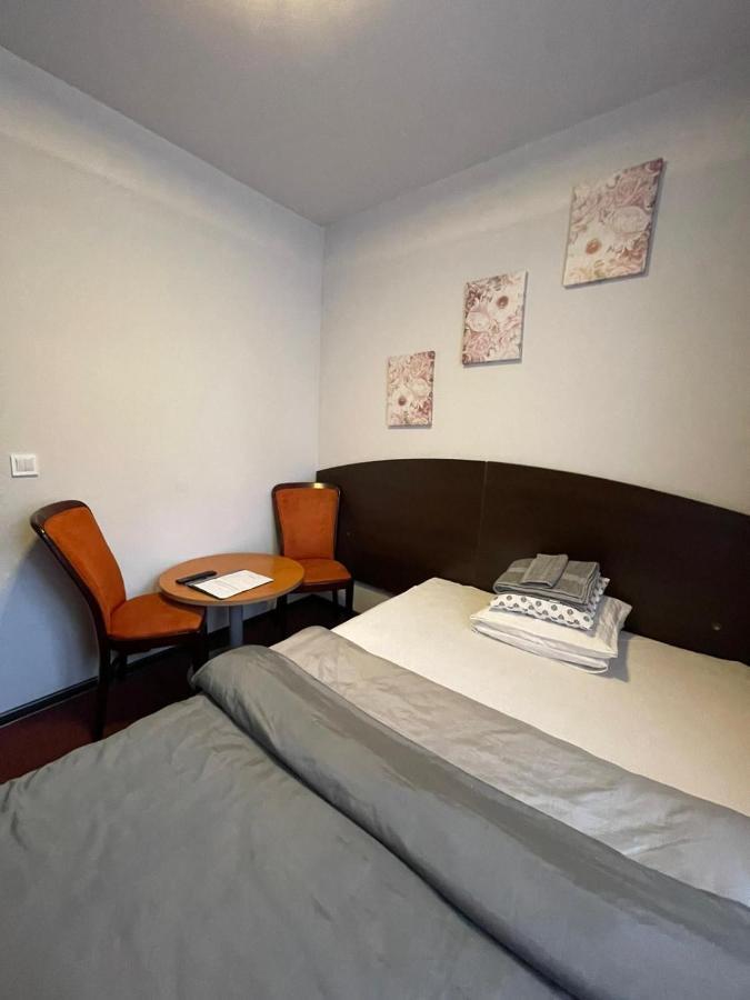 Kaskada Lomianska 33 Kwatera prywatna Warszawa