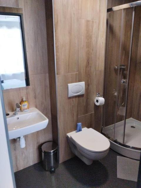 Kwatera prywatna Kaskada Lomianska 33 *